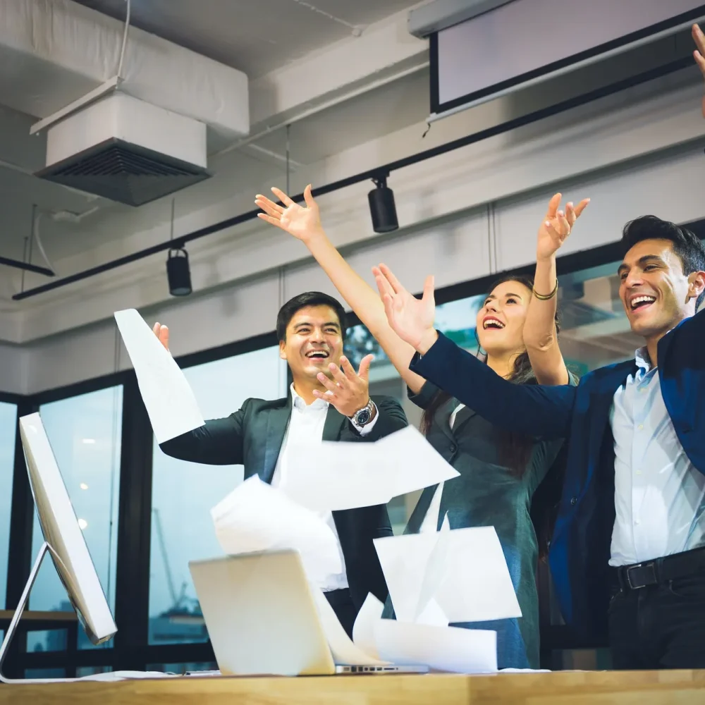 business-people-present-the-business-project